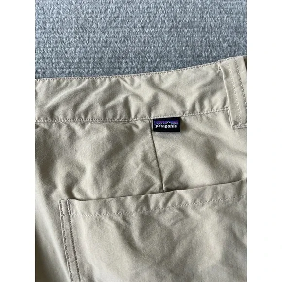 Patagonia Quandry Shorts Mens 36 Khaki 10" Inseam Hiking Lightweight Casual - Picture 4 of 10